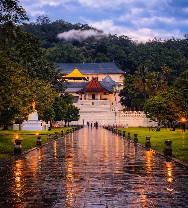 Temple of sacred tooth relic